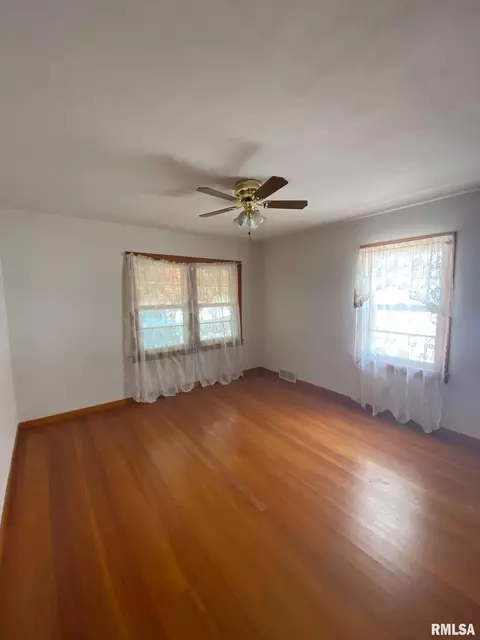 1030 N Macarthur St, Springfield, IL 62702 photo 4