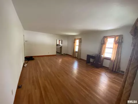 1030 N Macarthur St, Springfield, IL 62702 photo 2