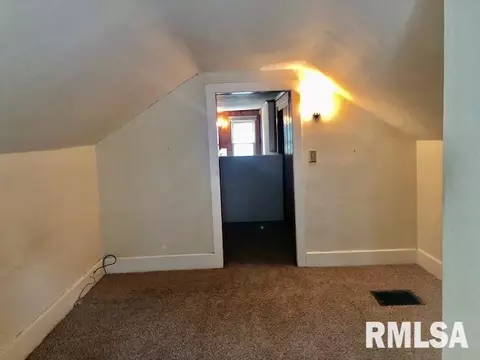 124 N Amos Ave, Springfield, IL 62702 photo 10