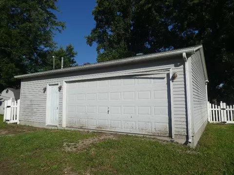 315 E Oak St, Gillespie, IL 62033 photo 19