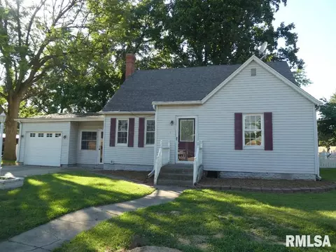 315 E Oak St, Gillespie, IL 62033 photo 1