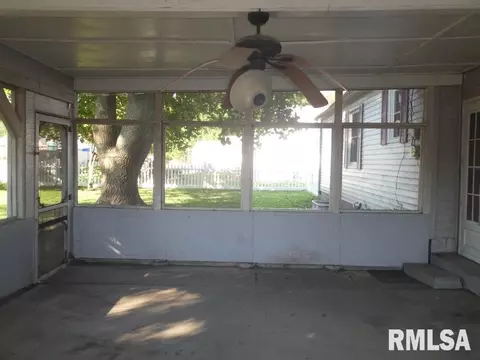 315 E Oak St, Gillespie, IL 62033 photo 20