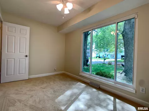 1960 Stanhope Rd, Springfield, IL 62702 photo 10