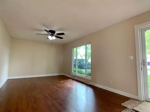 1960 Stanhope Rd, Springfield, IL 62702 photo 2