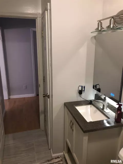 1438 N 6th St, Springfield, IL 62702 photo 5