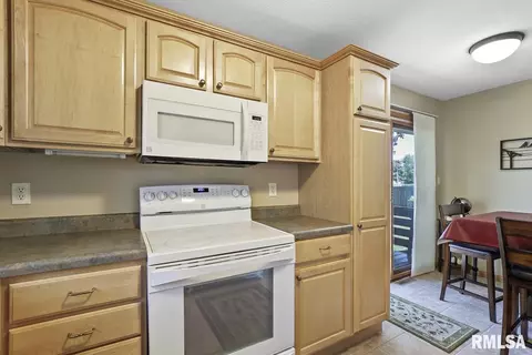 109 Nottingham Rd, Springfield, IL 62704 photo 5