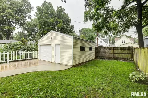 834 S Douglas Ave, Springfield, IL 62704 photo 16