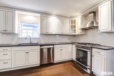 834 S Douglas Ave, Springfield, IL 62704 photo 3