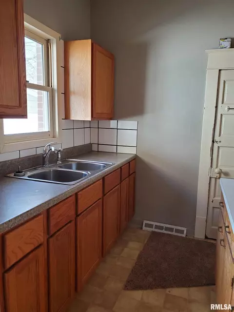 1508 Carolina Ave, Springfield, IL 62702 photo 14