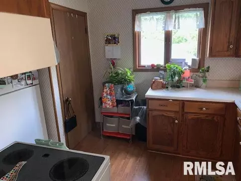 2128 Holmes Rd, Springfield, IL 62704 photo 5