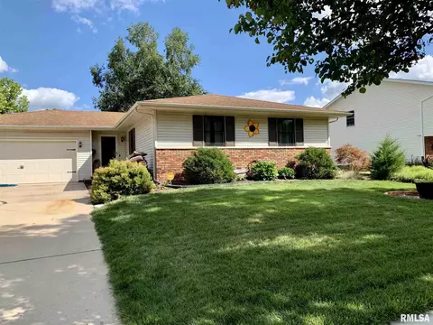 2716 Delaware Dr, Springfield, IL 62702 photo 1