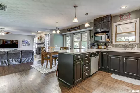 1124 Lenhart Rd, Springfield, IL 62711 photo 8