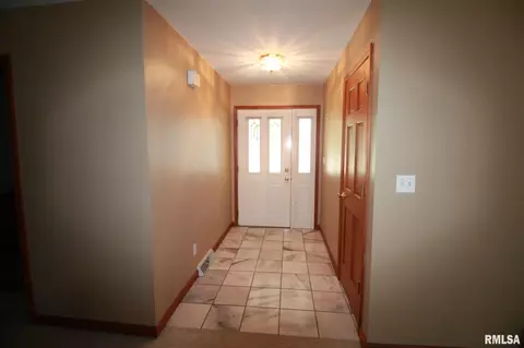 3405 Crystal Lake Dr, Springfield, IL 62711 photo 7