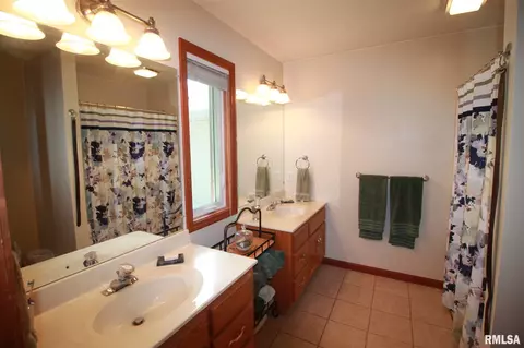 3405 Crystal Lake Dr, Springfield, IL 62711 photo 11