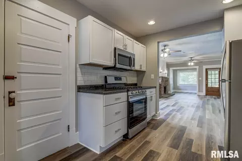 2143 S 4th St, Springfield, IL 62703 photo 9