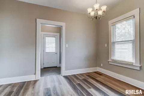 2143 S 4th St, Springfield, IL 62703 photo 10