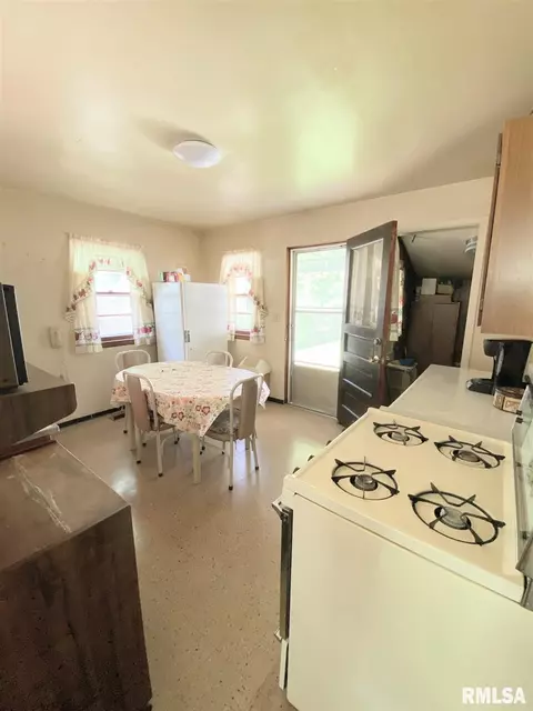 3005 S 12th St, Springfield, IL 62703 photo 11