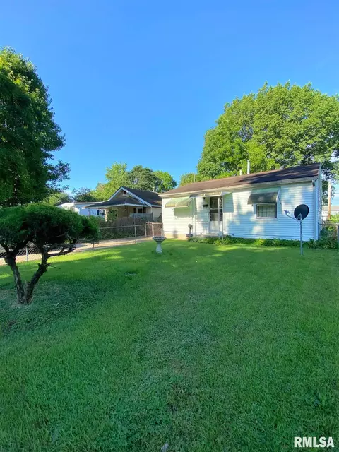 3005 S 12th St, Springfield, IL 62703 photo 3