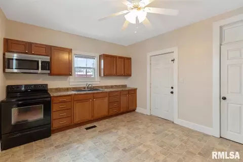 1624 S 8th St, Springfield, IL 62703 photo 7