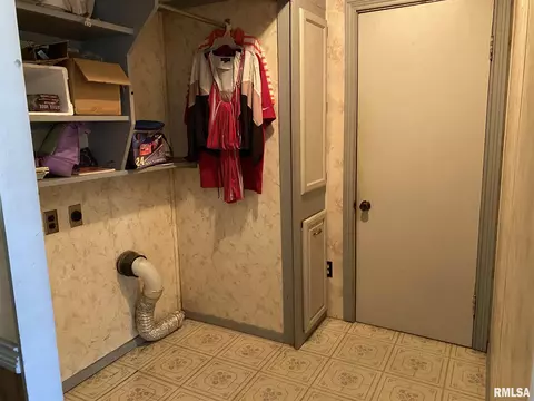 1027 N 15th St, Springfield, IL 62702 photo 16
