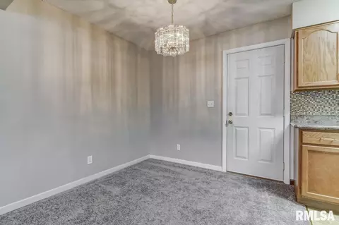 433 Durkin Dr, Springfield, IL 62704 photo 9