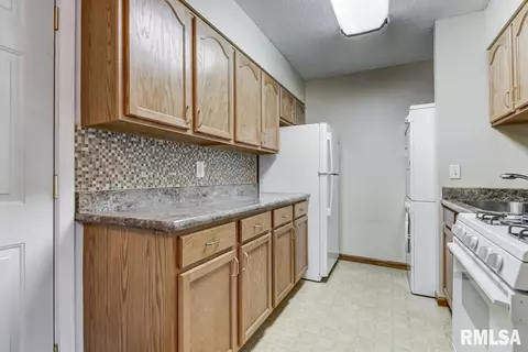 433 Durkin Dr, Springfield, IL 62704 photo 6