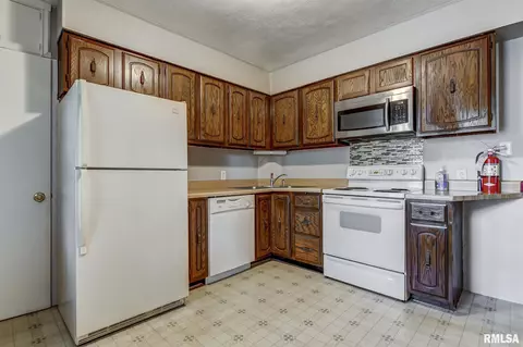 2553 S 4th St, Springfield, IL 62703 photo 10