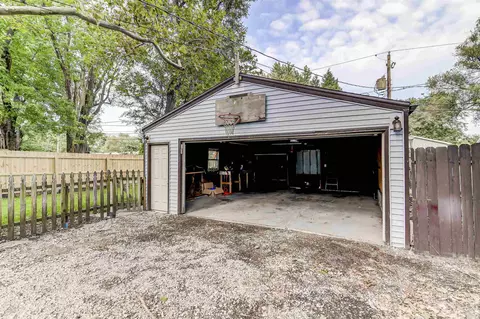 2553 S 4th St, Springfield, IL 62703 photo 6