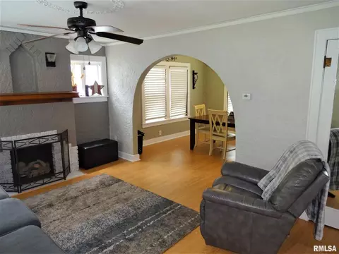 2127 N 20th St, Springfield, IL 62702 photo 2