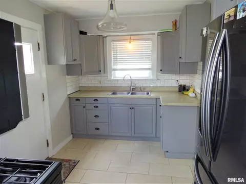 2127 N 20th St, Springfield, IL 62702 photo 9