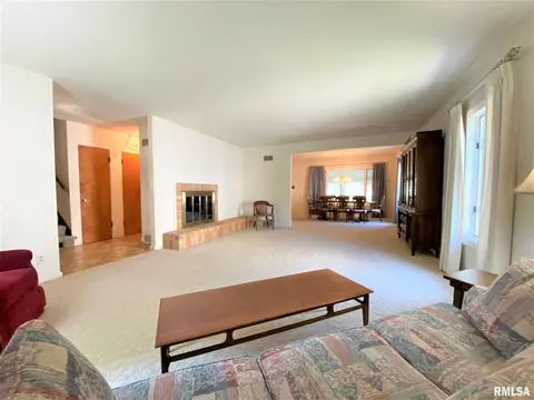 2023 S Douglas Ave, Springfield, IL 62704 photo 3