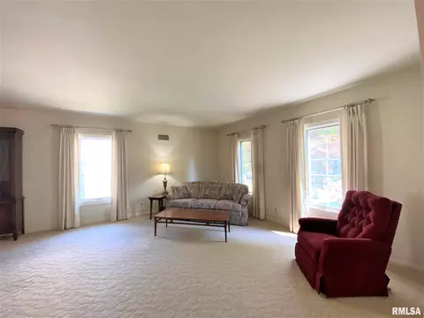 2023 S Douglas Ave, Springfield, IL 62704 photo 5