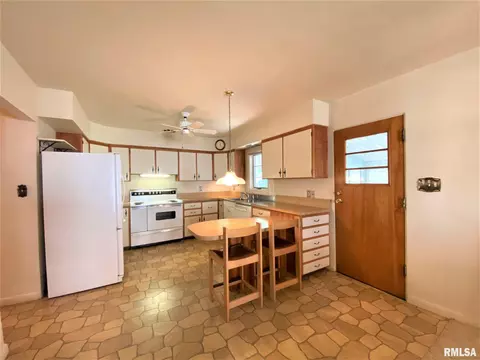 2023 S Douglas Ave, Springfield, IL 62704 photo 8