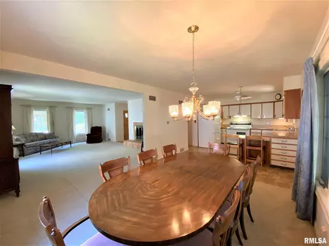 2023 S Douglas Ave, Springfield, IL 62704 photo 7