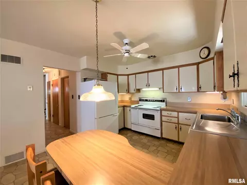 2023 S Douglas Ave, Springfield, IL 62704 photo 11