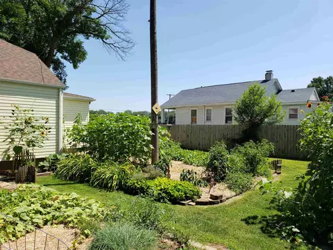 821 N Hill St, Springfield, IL 62702 photo 12