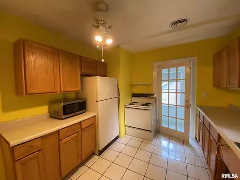 627 W Cedar St, Springfield, IL 62704 photo 10