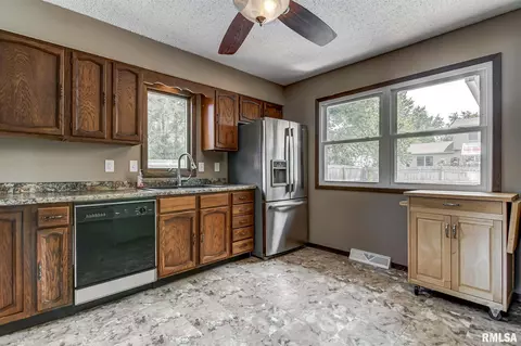 420 Armor Rd, Springfield, IL 62704 photo 10