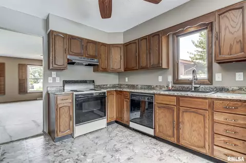 420 Armor Rd, Springfield, IL 62704 photo 8