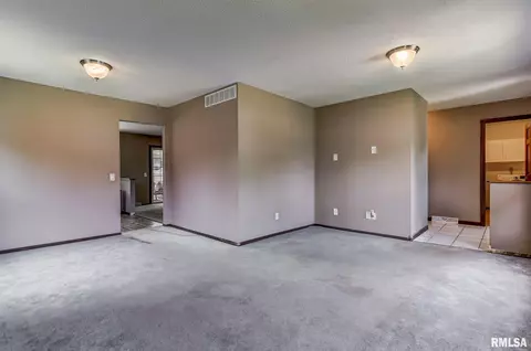 420 Armor Rd, Springfield, IL 62704 photo 5