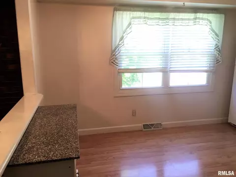 2404 Stokebridge Rd, Springfield, IL 62702 photo 18