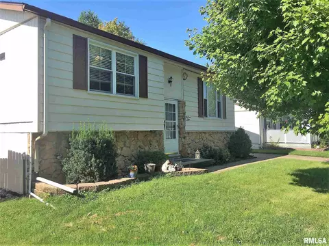 2404 Stokebridge Rd, Springfield, IL 62702 photo 3