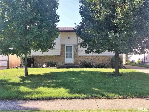 2404 Stokebridge Rd, Springfield, IL 62702 photo 2