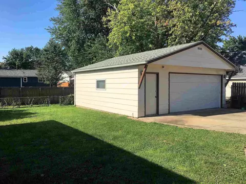2404 Stokebridge Rd, Springfield, IL 62702 photo 4