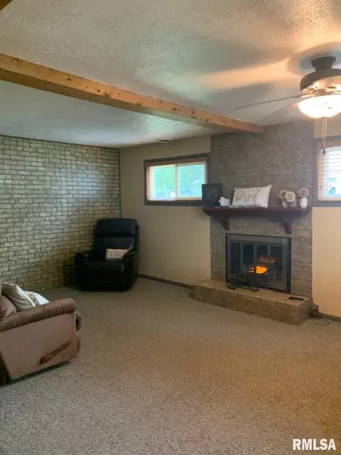 1928 N 20th St, Springfield, IL 62702 photo 2