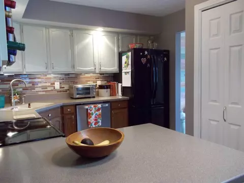 100 Calvin Ave, Springfield, IL 62704 photo 8