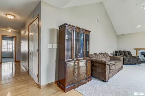 5105 Dove Dr, Springfield, IL 62711 photo 7
