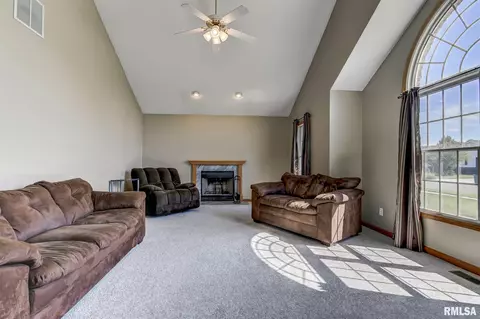 5105 Dove Dr, Springfield, IL 62711 photo 3