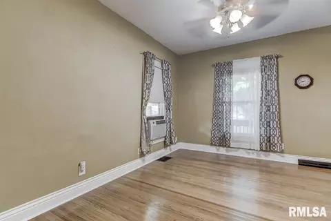 1334 N 2nd St, Springfield, IL 62702 photo 12