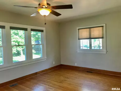 912 S Feldkamp Ave, Springfield, IL 62704 photo 5